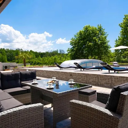 Holiday home Tina Livade