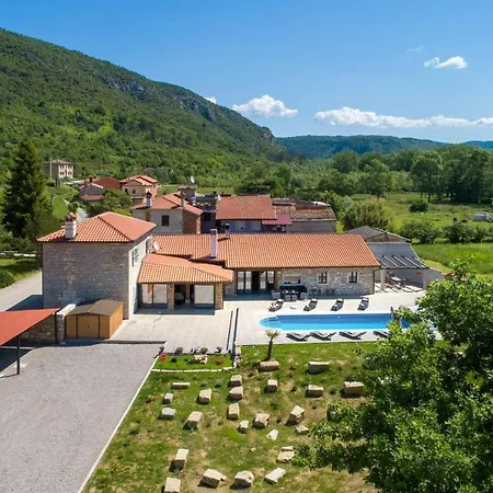 Holiday home Tina *